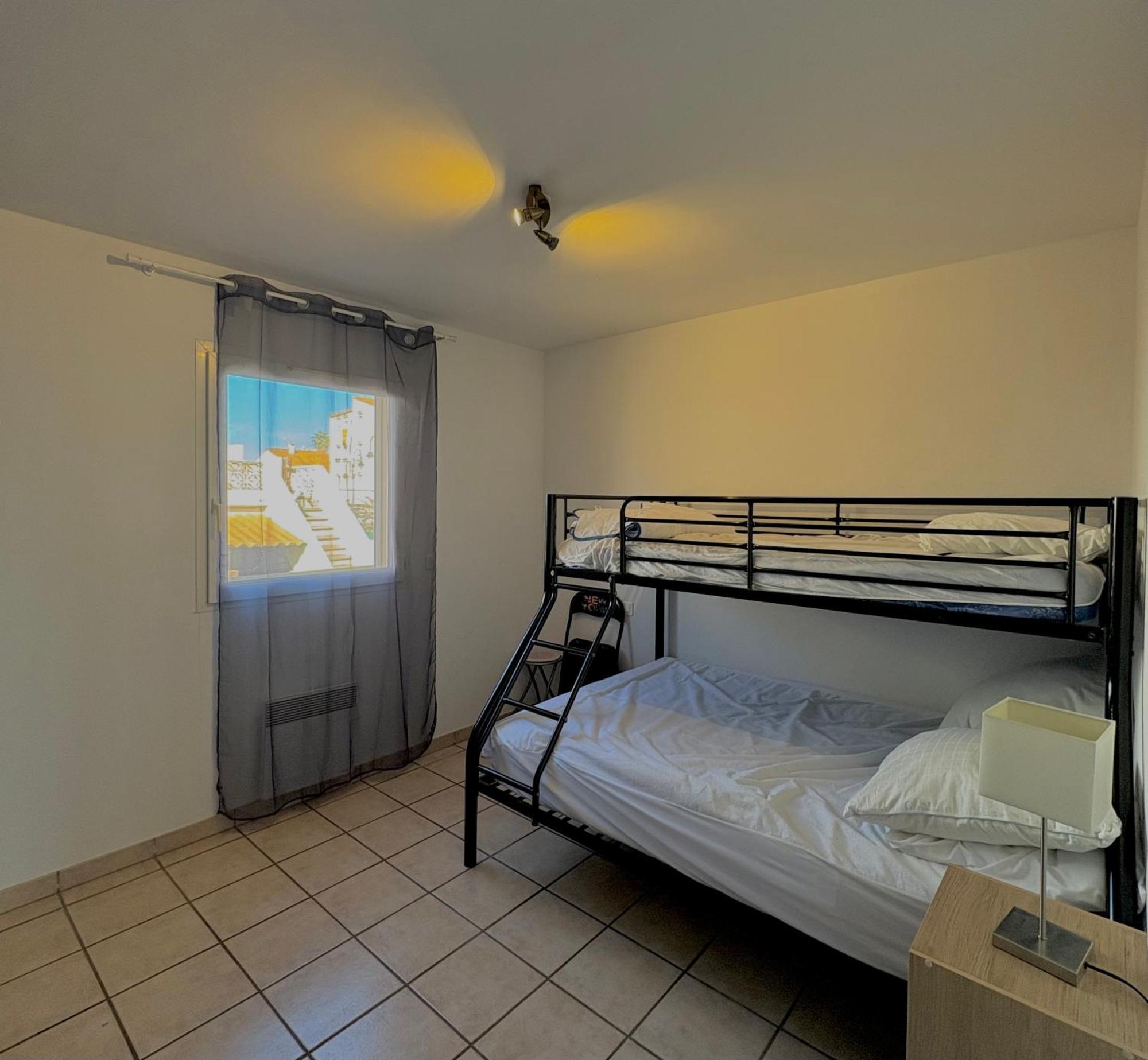 Appartement 7 personnes face mer 7BLION37 Le Barcarès Extérieur photo